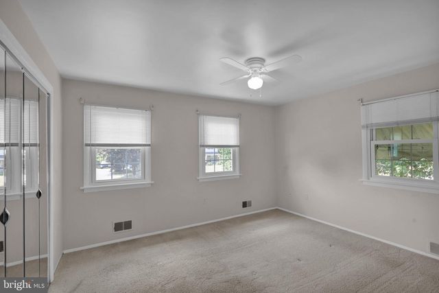 2 WILLOWWOOD CT, Douglassville, PA 19518