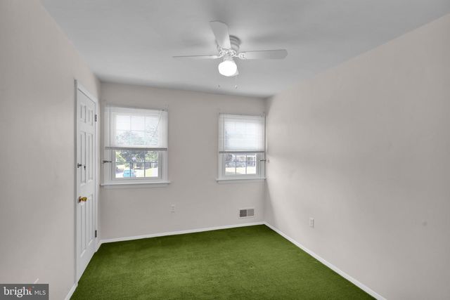 2 WILLOWWOOD CT, Douglassville, PA 19518