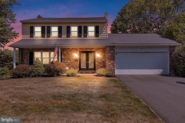 2 WILLOWWOOD CT, Douglassville, PA 19518