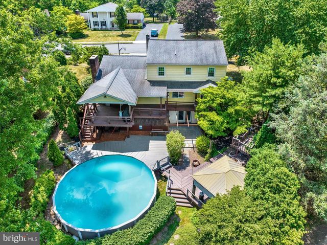 2 WILLOWWOOD CT, Douglassville, PA 19518