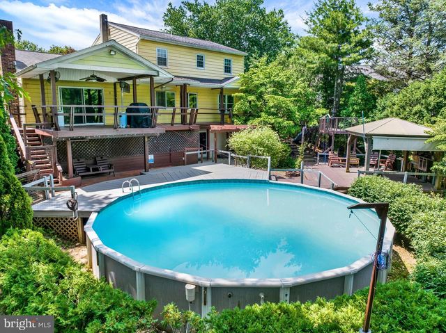 2 WILLOWWOOD CT, Douglassville, PA 19518