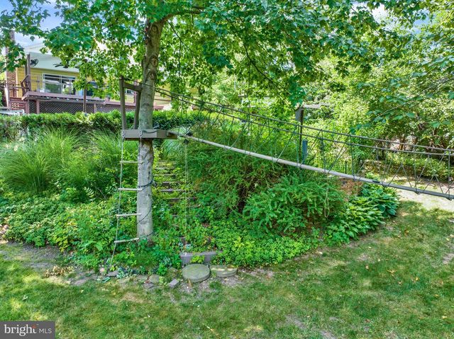 2 WILLOWWOOD CT, Douglassville, PA 19518