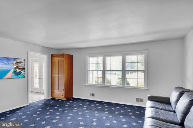 2 WILLOWWOOD CT, Douglassville, PA 19518