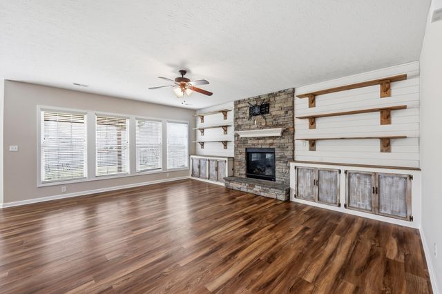 109 Rowanberry Drive, Nicholasville, KY 40356