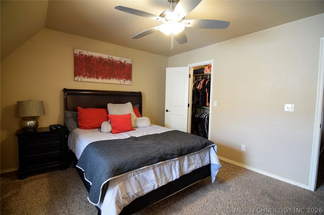 2404 E 140th Place, Jenks, OK 74008