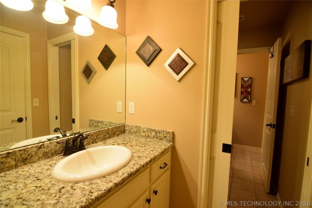 2404 E 140th Place, Jenks, OK 74008
