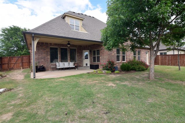 2404 E 140th Place, Jenks, OK 74008