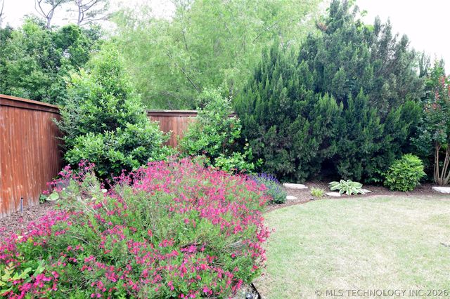 2404 E 140th Place, Jenks, OK 74008