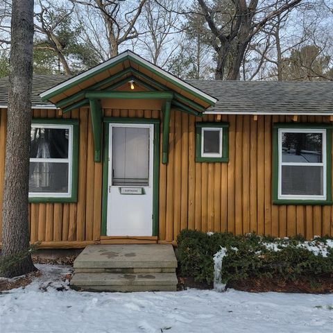 977 N Huron Street, East Tawas, MI 48730