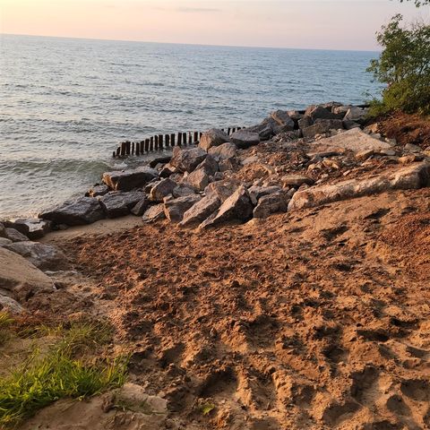 977 N Huron Street, East Tawas, MI 48730