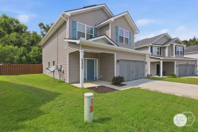 685 Fairview Circle, Hinesville, GA 31313