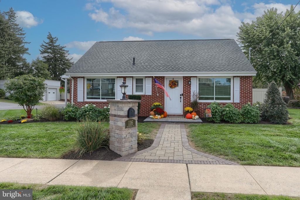 116 W WASHINGTON AVE, Myerstown, PA 17067