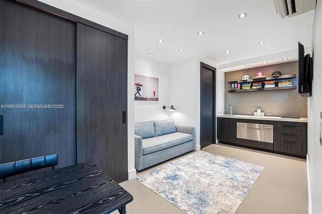 1024 Lenox Ave 8, Miami Beach, FL 33139