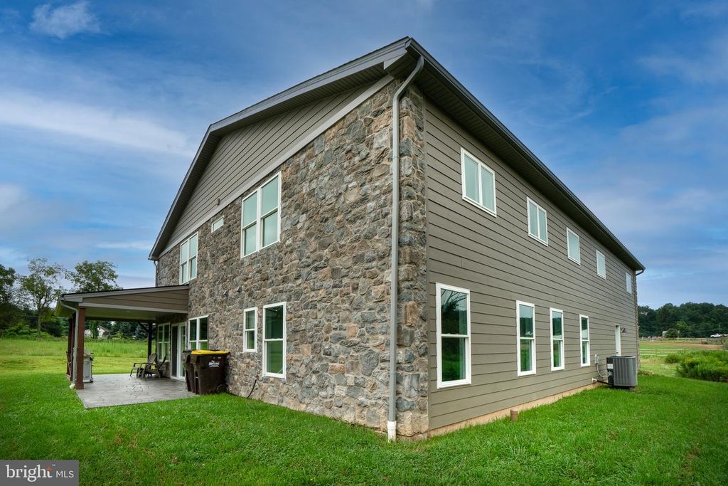 1245 FAIRVIEW RD, Glenmoore, PA 19343