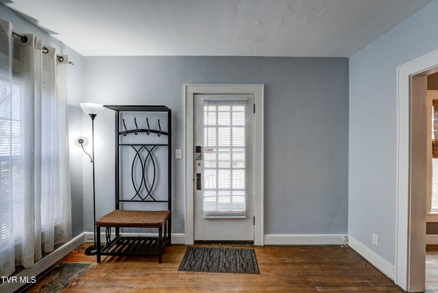 219 East Chilhowie Avenue, Johnson City, TN 37601