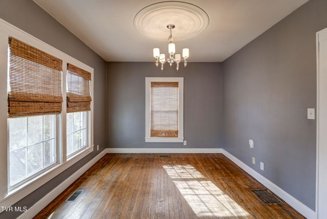 219 East Chilhowie Avenue, Johnson City, TN 37601