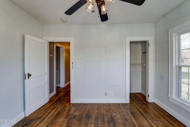 219 East Chilhowie Avenue, Johnson City, TN 37601