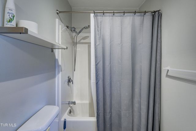 219 East Chilhowie Avenue, Johnson City, TN 37601