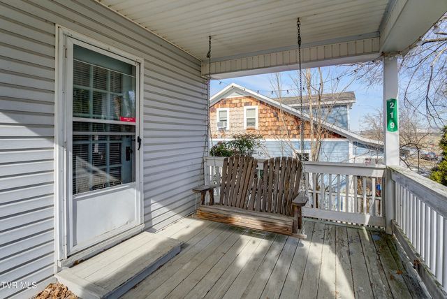 219 East Chilhowie Avenue, Johnson City, TN 37601