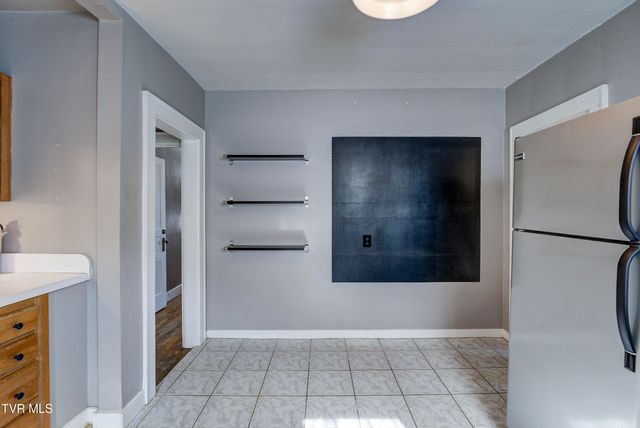 219 East Chilhowie Avenue, Johnson City, TN 37601