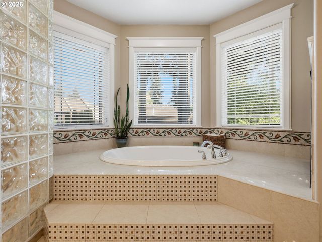 14805 Ne 13TH Cir, Vancouver, WA 98684