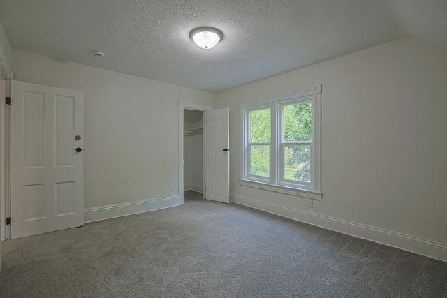 685 Stewart Avenue, Saint Paul, MN 55102