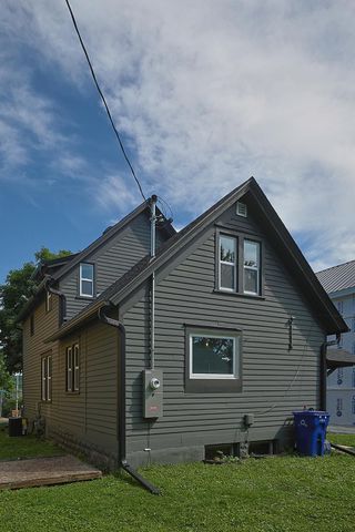 685 Stewart Avenue, Saint Paul, MN 55102