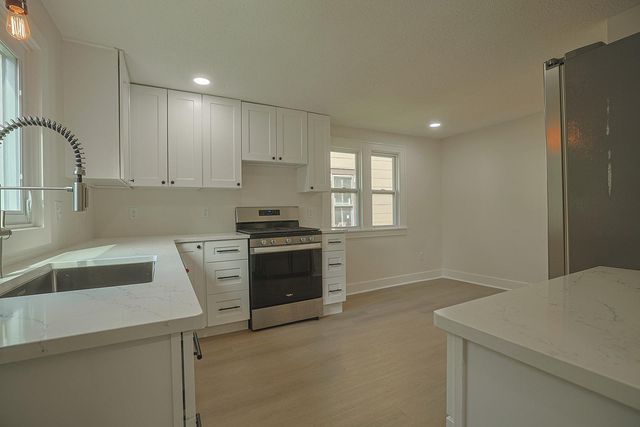 685 Stewart Avenue, Saint Paul, MN 55102