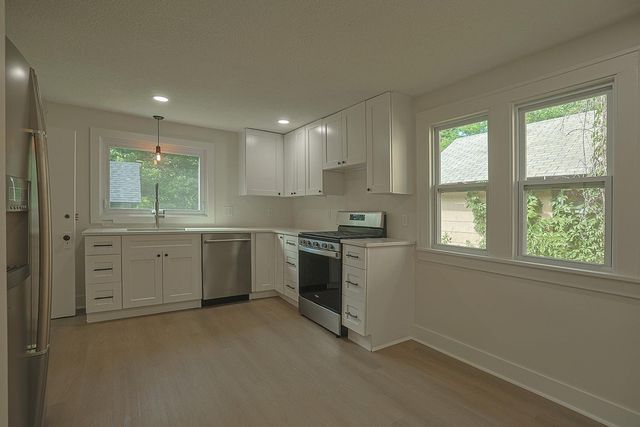 685 Stewart Avenue, Saint Paul, MN 55102