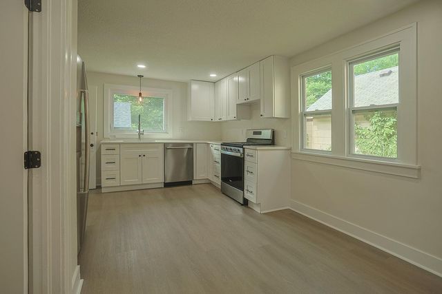 685 Stewart Avenue, Saint Paul, MN 55102