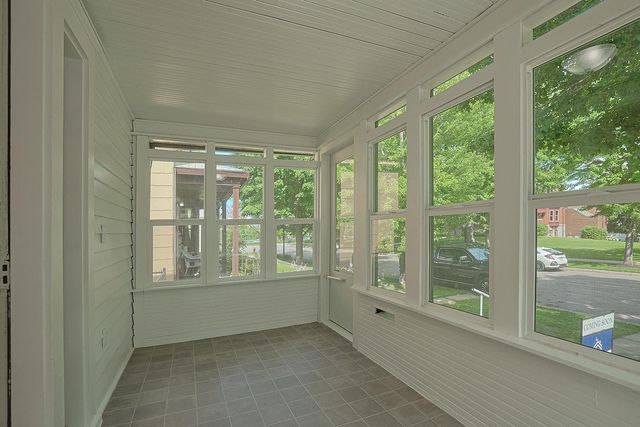 685 Stewart Avenue, Saint Paul, MN 55102