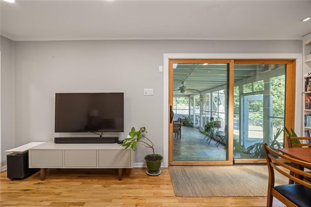 7607 Meadowview LN, Austin, TX 78752