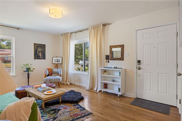 7607 Meadowview LN, Austin, TX 78752
