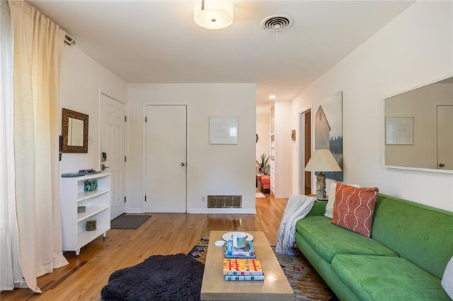 7607 Meadowview LN, Austin, TX 78752