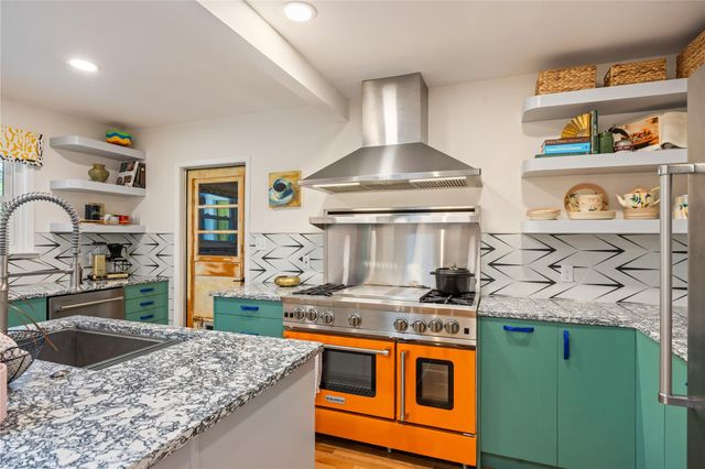7607 Meadowview LN, Austin, TX 78752