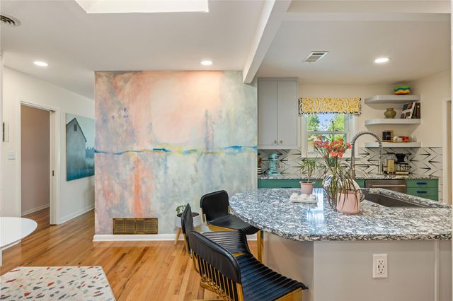 7607 Meadowview LN, Austin, TX 78752
