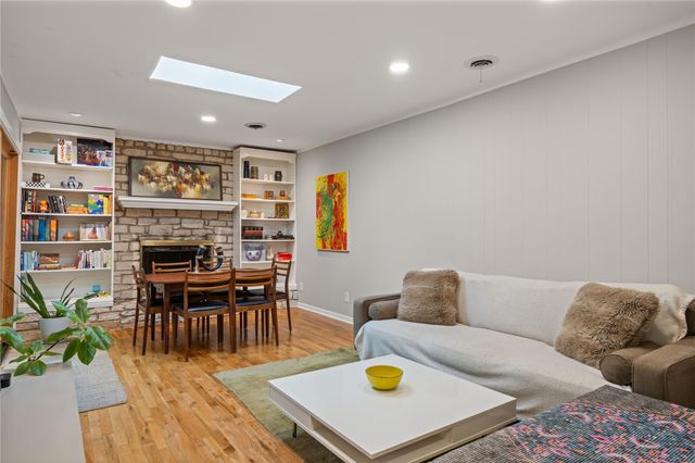 7607 Meadowview LN, Austin, TX 78752