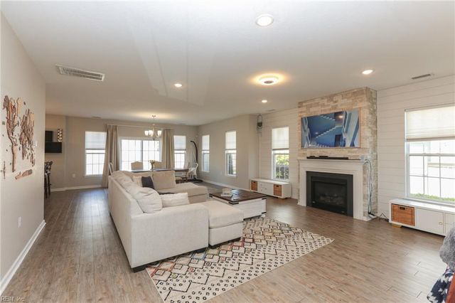 1910 Bexley LN, Chesapeake, VA 23322