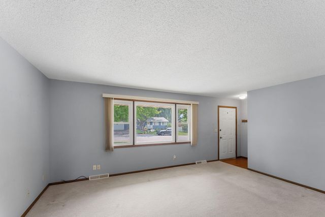 8053 Cloman Avenue, Inver Grove Heights, MN 55076