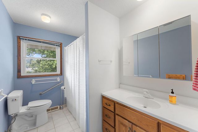 8053 Cloman Avenue, Inver Grove Heights, MN 55076