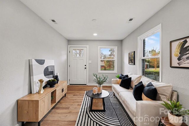 2534 Druid Hills Way, Charlotte, NC 28206