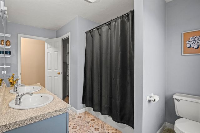 4 Corey Drive, Oxford, MA 01540