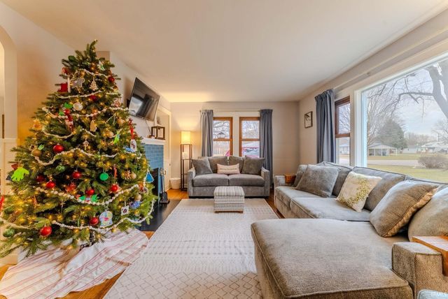 2 S Colonial Park Drive, Marion, IN 46953