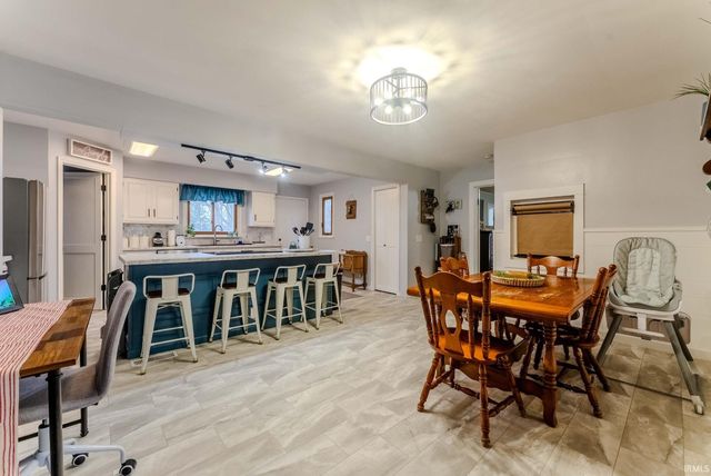 2 S Colonial Park Drive, Marion, IN 46953