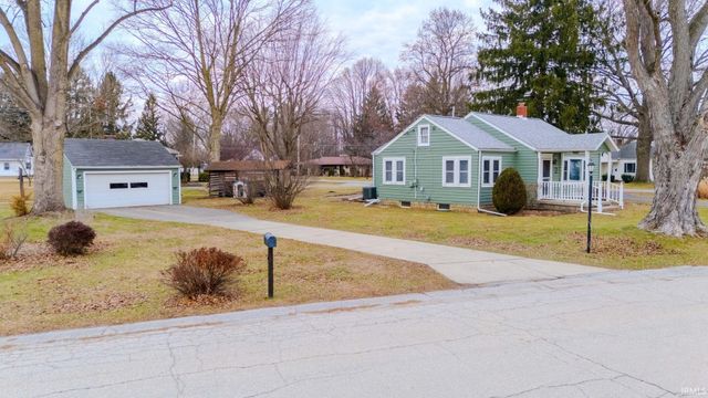 2 S Colonial Park Drive, Marion, IN 46953