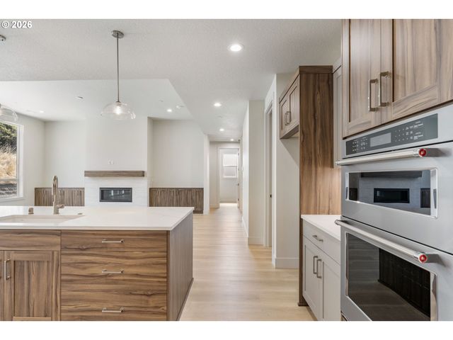 16807 Ne 38TH Ave, Vancouver, WA 98686