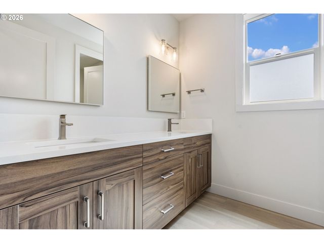 16807 Ne 38TH Ave, Vancouver, WA 98686