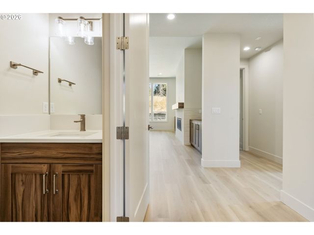 16807 Ne 38TH Ave, Vancouver, WA 98686