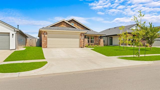13416 Arrowhead Boulevard, Yukon, OK 73099