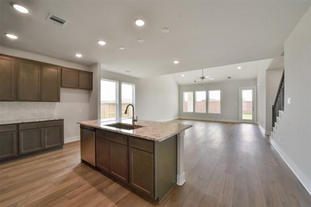 13625 Fairway Arbor Drive, Texas City, TX 77568